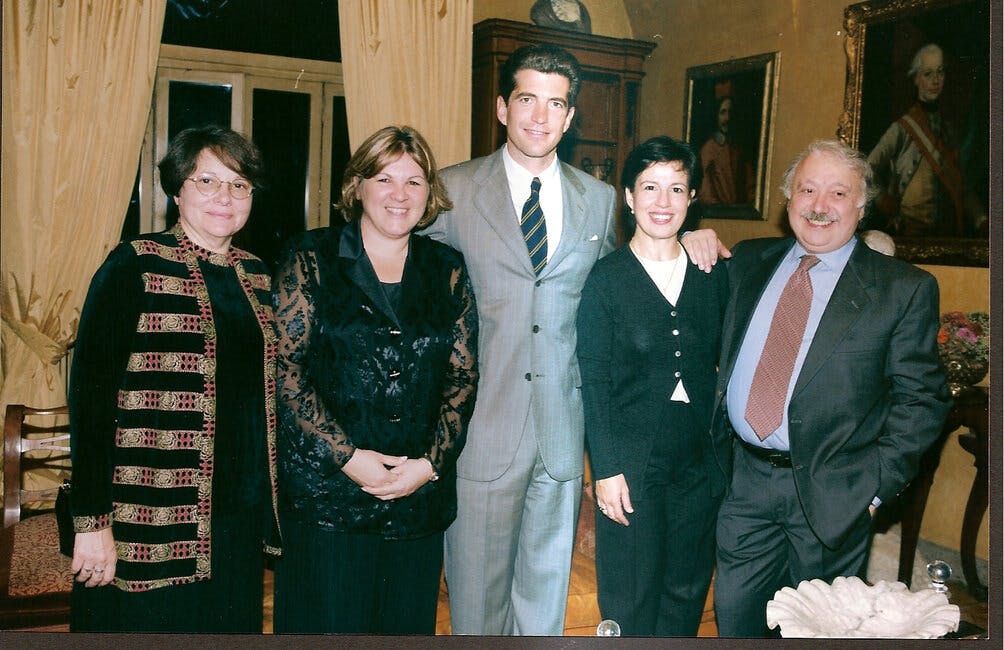 Minà fece incontrare Aleida Guevara figlia del Che Guevara e John John Kennedy, figlio di John Fitzgerald Kennedy